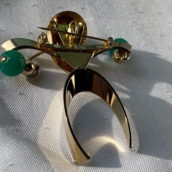 Abstract Figure Asian Influence Gold Tone Pendant Brooch Pin - Picture 8 of 14